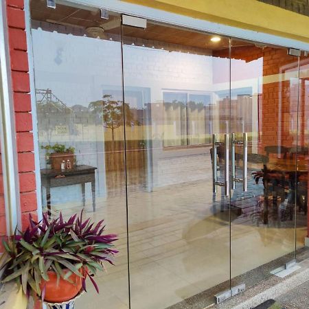 Hotel Brick Field Varanasi Exterior foto