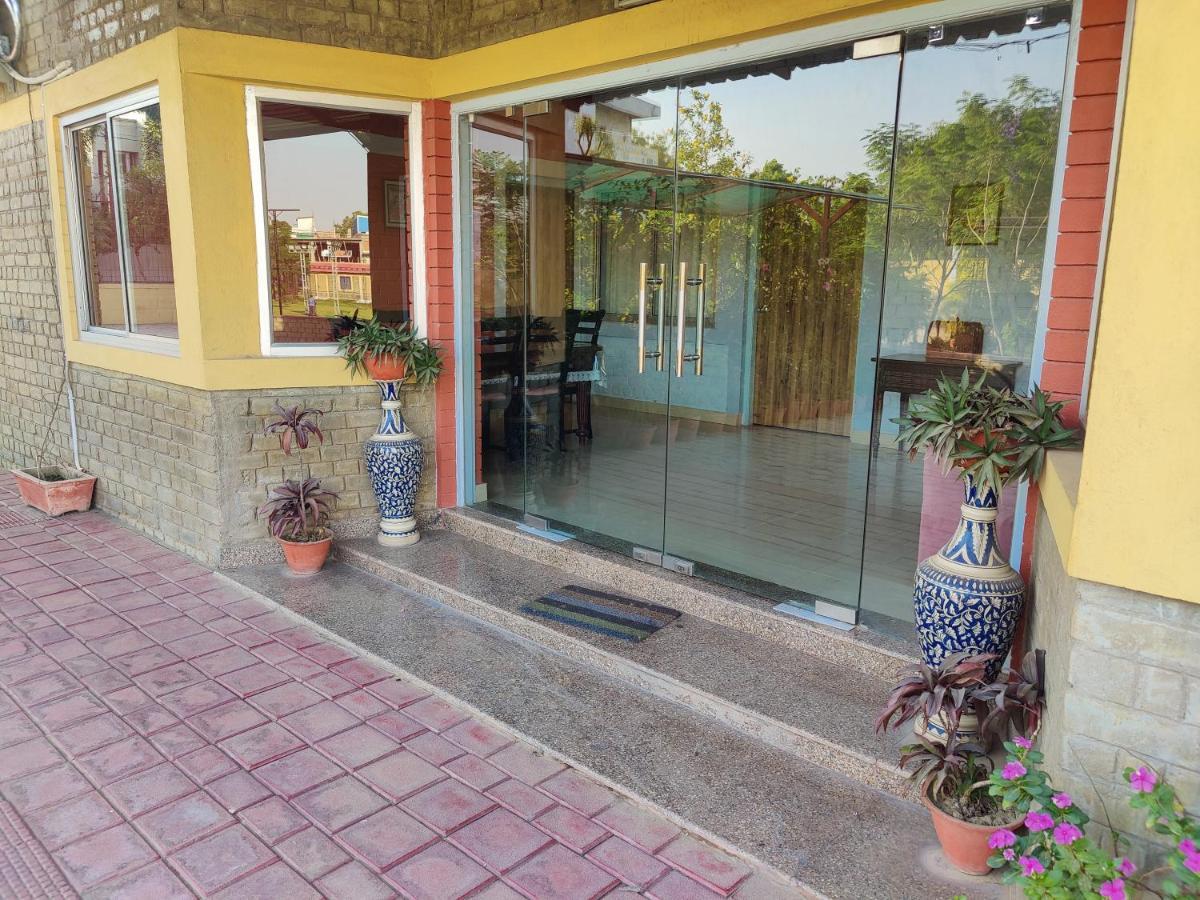 Hotel Brick Field Varanasi Exterior foto